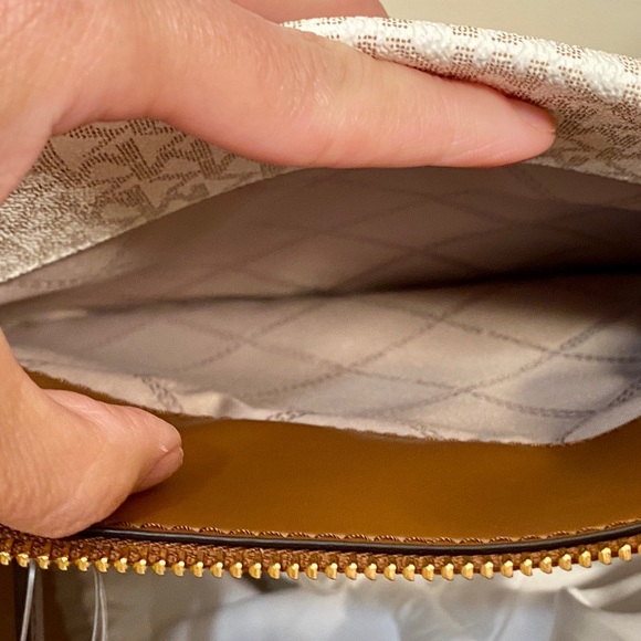 NWT Michael Kors Marilyn satchel and nwt wallet set. Dahlia and luggage - Picture 13 of 15